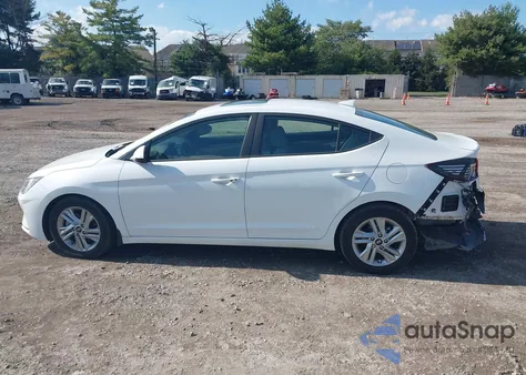 2020 Hyundai Elantra Value Edition z USA, uszkodzony, nr VIN 5NPD84LF2LH614122